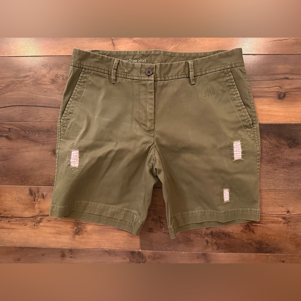 Talbots Girlfriend Chino Shorts | Size 2 | Olive Green | Distressed Patchwork